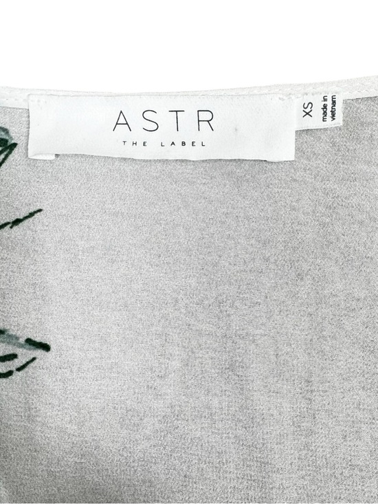 ASTR The Label Ivory Floral Wrap Dress Size XS Spring Easter Feminine - Picture 4 of 5